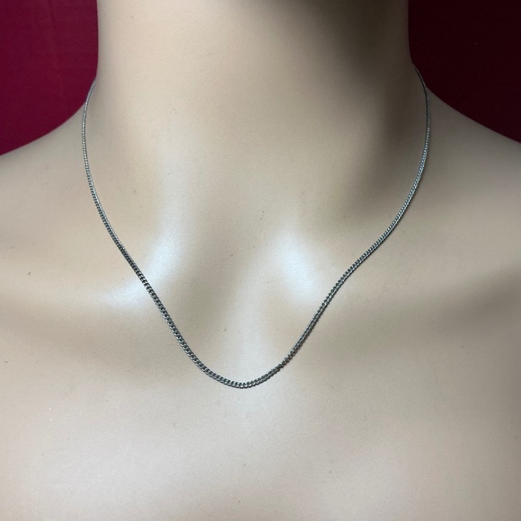 Sterling Silver Chain / Necklace. 18 inches long - Picture 1 of 4